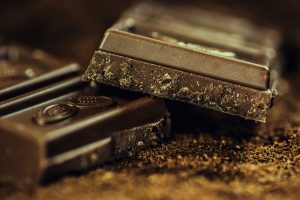 dark chocolate improves mood